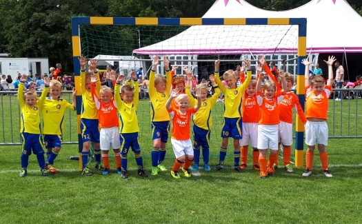 Groepsfoto na SCV '58 JO7-1 - Gassel JO7-1