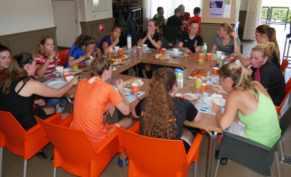Welverdiende lunch bij 1e training 2019-2020