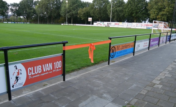 Opening gerenoveerd hoofdveld 27-09-2019 foto 1