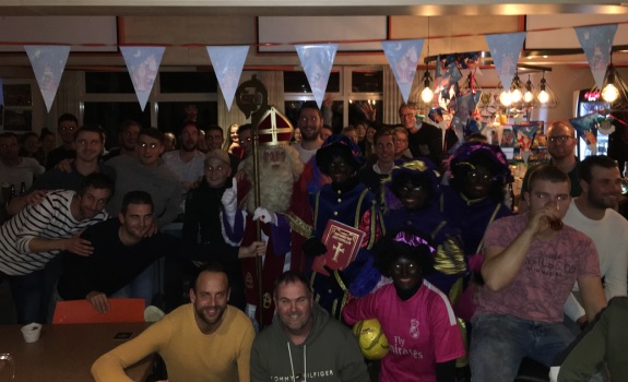 Bezoek Sinterklaas aan senioren foto 01