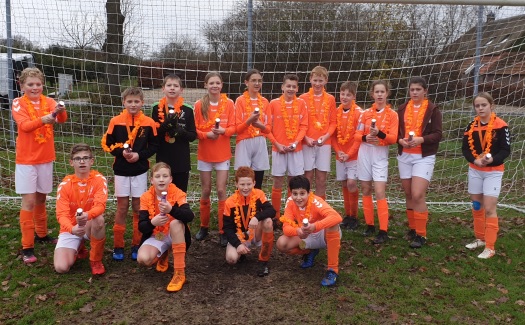 Gassel JO13-1 kampioen 2e fase competitie 2021-2022 foto 1