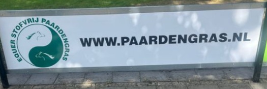 Nieuwe bordsponsor Jan Thijssen Paardemgras